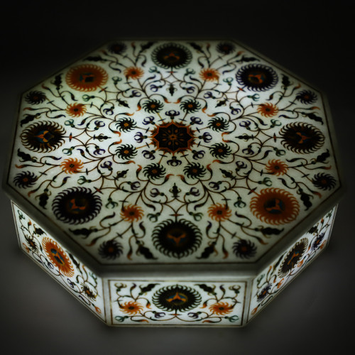 Fine Decorative White Marble Antique Jewelry Box Inlaid Malachite Gemstone